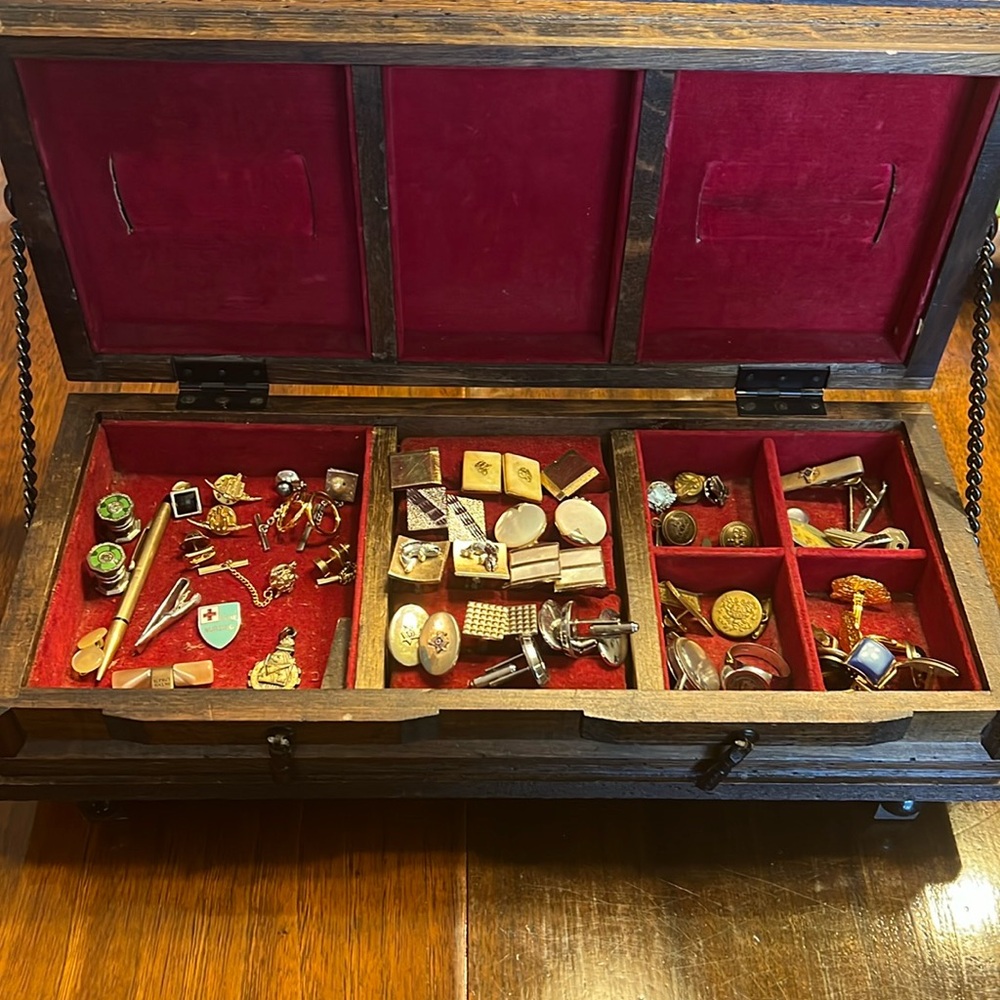 Cuff links and pendants